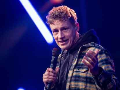 S&auml;nger Tim Bendzko legt mit &laquo;April&raquo; ein Album zwischen Euphorie und Melancholie vor.