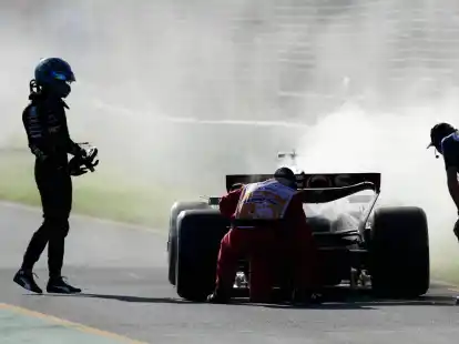 F&uuml;r George Russell (l) war das Rennen in Australien fr&uuml;h beendet.