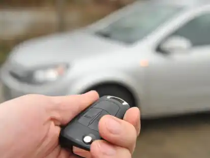 Symbolbild: Mit dem Auto seines Vaters hat ein 16-J&auml;hriger am Samstag einen Unfall in Vechta gebaut.