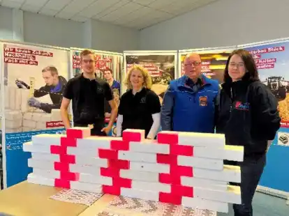 Die Handwerksbotschafterinnen und Handwerksbotschafter brachten den Mariensch&uuml;lern die Ausbildung n&auml;her.