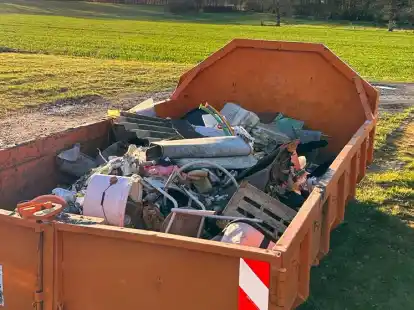 Dorfputz in Neus&uuml;dende und Leuchtenburg: F&uuml;nf Kubikmeter M&uuml;ll wurden gesammelt.