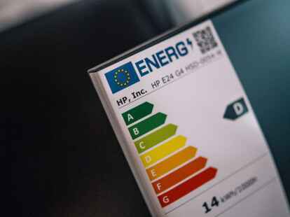 Wie effizient Hausger&auml;te arbeiten, zeigt das EU-Label mit der Farbskala von Gr&uuml;n f&uuml;r effizient bis Rot f&uuml;r weniger effizient an.