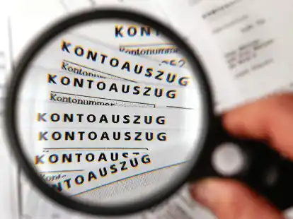 Symbolbild: F&uuml;r eine Internet-Bekanntschaft hatte eine Cloppenburgerin ein Konto er&ouml;ffnet. Damit fiel sie auf einen Betr&uuml;ger rein.