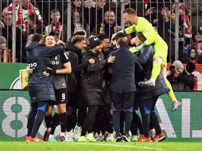 Der SC Freiburg steht nach dem Last-Minute-Sieg beim FC Bayern im Pokal-Halbfinale.