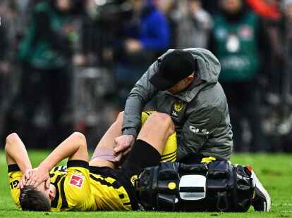Dortmunds Nico Schlotterbeck hat sich im Spiel gegen den FC Bayern verletzt.