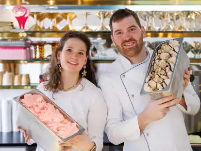 Eismacher Luca de Rocco und seine Frau Francesca setzen auch in diesem Jahr auf vegane Sorten wie Erdbeer-Sorbet und Marzipan-Eis.