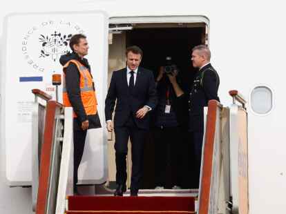 Gelandet:&nbsp;Emmanuel Macron auf dem Beijing Capital International Airport.