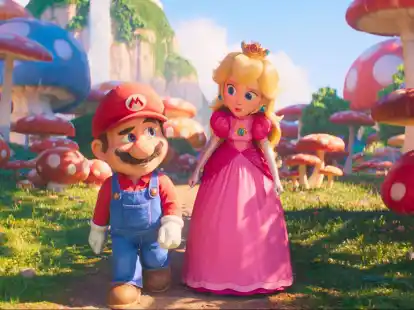 Mario und Prinzessin Peach, die eine talentierte K&auml;mpferin ist.