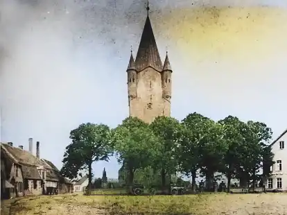 Eine alte Aufnahme des Alten Marktes in Westerstede: Bilder wie dieses tauchen in den Wandzeitungen zur Stadtgeschichte einige auf.