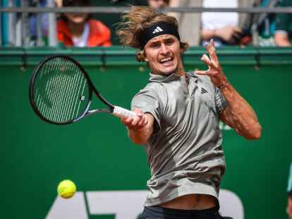 Nach drei&nbsp;Stunden musste sich Alexander Zverev gegen Daniil Medwedew im&nbsp;Achtelfinale geschlagen geben.