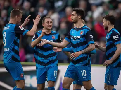Heidenheim legte mit einem Sieg in Hannover im Aufstiegsrennen vor.