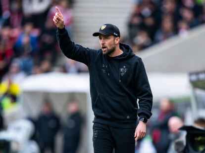Blieb auch im dritten Pflichtspiel mit dem VfB&nbsp;ungeschlagen: Stuttgarts neuer Trainer Sebastian Hoene&szlig;.