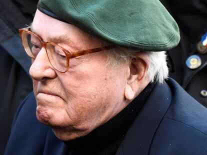 Der 95-j&auml;hrige Gr&uuml;nder der rechtsextremen Partei Front National, Jean-Marie Le Pen, ist im Krankenhaus.