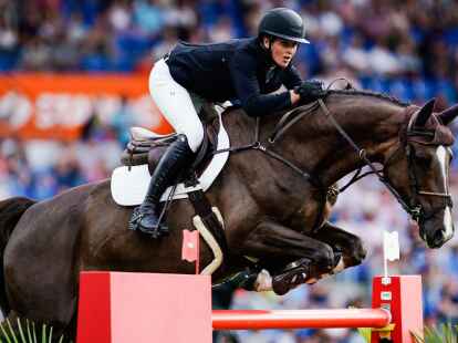 Springreiterin Katrin Eckermann hat den Gro&szlig;en Preis beim internationalen F&uuml;nf-Sterne-Turnier am Strand von Miami gewonnen.