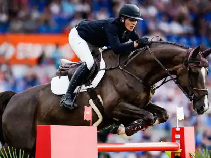 Springreiterin Katrin Eckermann hat den Gro&szlig;en Preis beim internationalen F&uuml;nf-Sterne-Turnier am Strand von Miami gewonnen.