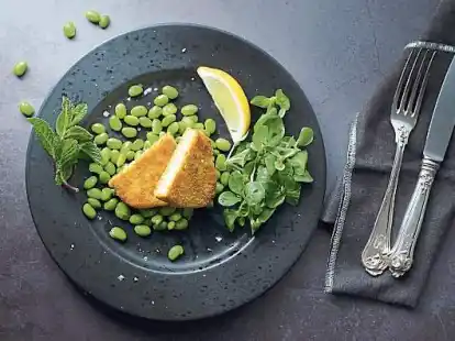 Veggie-Schnitzel: gold&shy;gelbe Panade, wei&szlig;es Innenleben