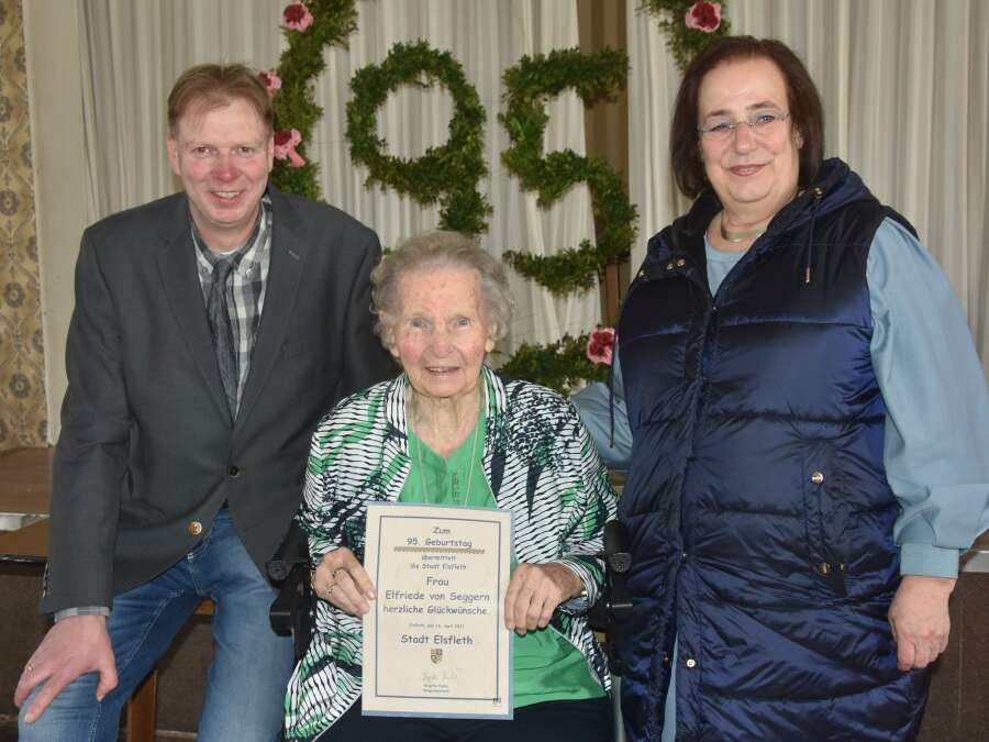 Jubiläum Elfriede von Seggern feiert 95. Geburtstag im Eckflether Kroog
