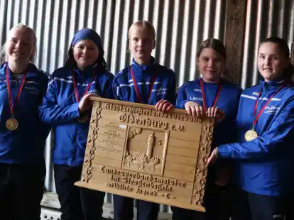 Die C-Mädchen aus Ruttel holten sich den Titel bei den Landes-Mannschaftsmeisterschaften im Boßeln mit einem Wurf Vorsprung.