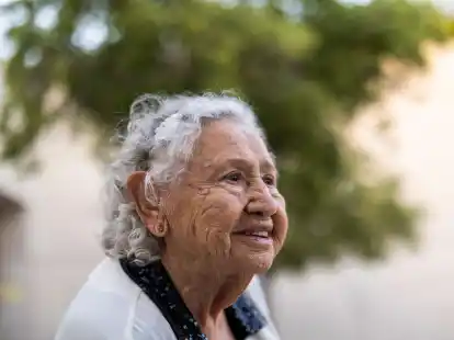 Die 90-J&auml;hrige Tova Gutstein im &laquo;Yad Vashem&raquo;-Museum in Jerusalem.