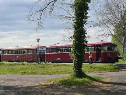 Mit der Museumseisenbahn zurück in die 1960er Jahre: Das erleben Fahrtgäste mit dem Ortsverein Augustfehn am 27. Mai.