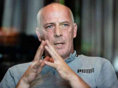 Ex-Fu&szlig;ballprofi Mario Basler bringt sich in die Diskussionen um den FC Bayern M&uuml;nchen ein.