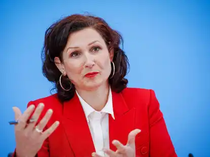 &laquo;Antidiskriminierung ist in der Mitte angekommen&raquo;, sagt die Antidiskriminierungsbeauftragte des Bundes, Ferda Ataman.