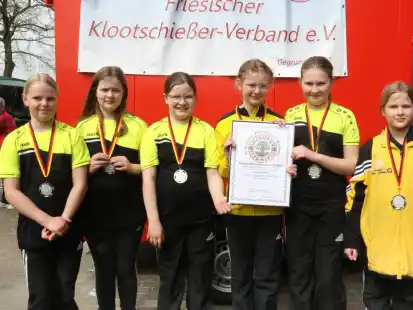 Die Moorriemer D-Juniorinnen belegten Platz zwei bei der FKV-Meisterschaft im Straßenboßeln.