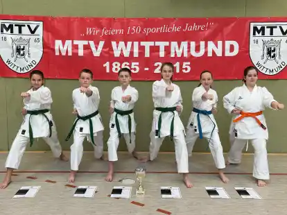 Die jungen Karateka des MTV Wittmund freuten sich über die erfolgreichen Prüfungen.