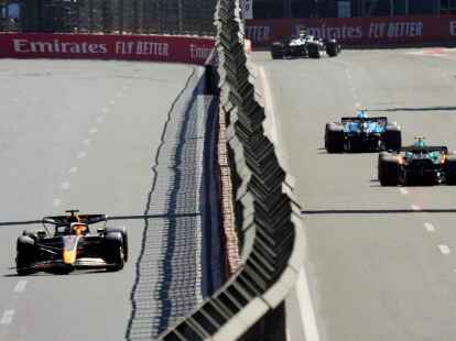 Max Verstappen aus den Niederlanden vom Team Red Bull Racing (l) im Vorjahr in Aktion.