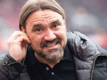 Gladbachs Trainer Daniel Farke sucht nach einem Torj&auml;ger.