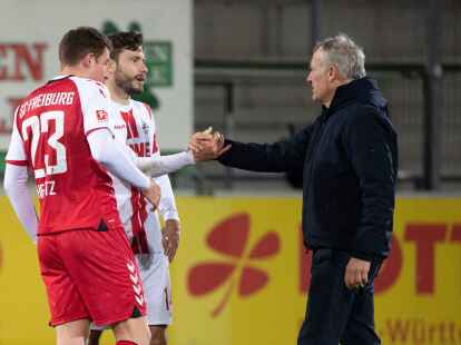 SC-Coach Christian Streich (r) h&auml;tte K&ouml;lns Jonas Hector (M) auch gern in Freiburg gesehen.
