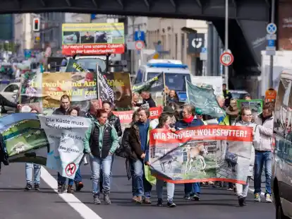 Deutsche Weidetierhalter protestieren gegen den Umgang mit W&ouml;lfen in der Viehwirtschaft in Deutschland.