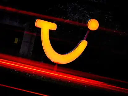 Das Logo der Tui AG: Der Reisekonzern hat Staatshilfen aus der Corona-Krise zur&uuml;ckgezahlt.