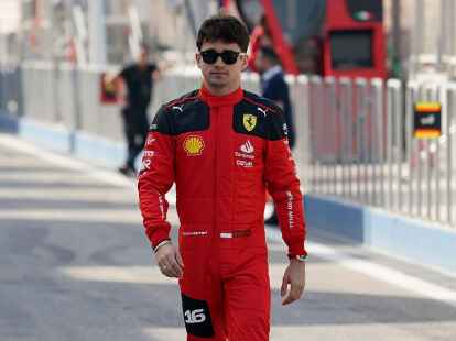 Charles Leclerc aus Monaco vom Team Ferrari im Fahrerlager.