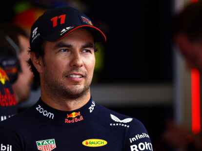 Sergio Perez vom Team Red Bull gewinnt den Sprint in Baku.