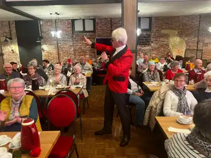 Das Heino-Double sorgte f&uuml;r gute Stimmung im Sch&uuml;tzenhof Jever.