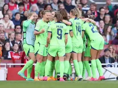 Die Frauen des VfL Wolfsburg stehen im K&ouml;nigsklassen-Endspiel.