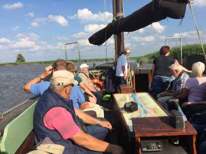 Entspannt und informativ: eine Exkursion mit dem Dielenschiff Hanni zur Strohauser Plate