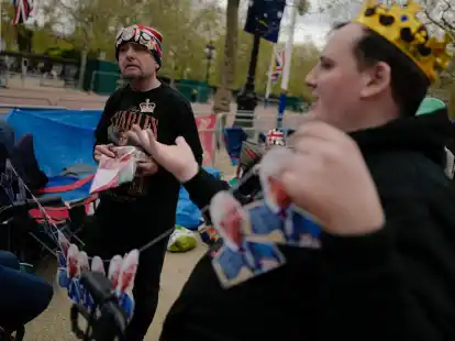 Royals-Fans sichern sich die besten Pl&auml;tze an der Mall.