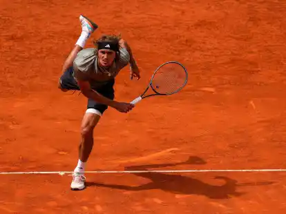 Musste sich dem Spanier Carlos Alcaraz in Madrid mit 1:6, 2:6 geschlagen geben: Alexander Zverev.