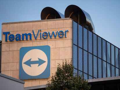 Das Logo des Software-Herstellers Teamviewer am Hauptsitz des Unternehmens im baden-w&uuml;rttembergischen G&ouml;ppingen.
