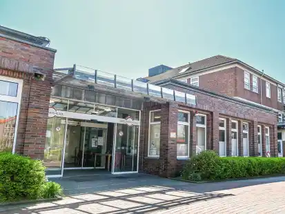 Das Norder Krankenhaus bleibt ein solches &ndash; sagt die Tr&auml;gergesellschaft. Die Politik der Stadt kritisiert den vorgestellten R&uuml;ckbau in ein Regionales Gesundheitszentrum jedoch scharf.