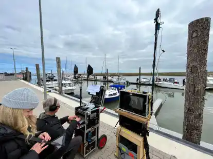 Klaus-Peter Wolf hatte ebenso einen Drehtag. Derzeit werden seine Romane &bdquo;Ostfriesenschwur