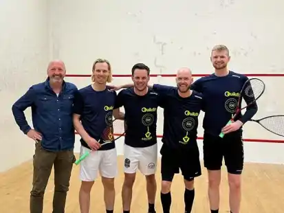 Das Boast-Busters-Team vom Nachholspieltag (von links): Michael Ulrich, Andreas Tiemann, Jorrit de Vries, Sjoerd Wiersma und Joke Ulrich.