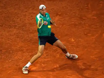 Setzte sich mit 7:6 (7:5), 5:7, 6:3 gegen den Griechen Stefanos Tsitsipas durch: Jan-Lennard Struff.