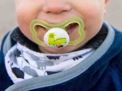 Geliebt und verflucht zugleich: Schnuller vermitteln Kinder ein St&uuml;ck&nbsp;Sicherheit.