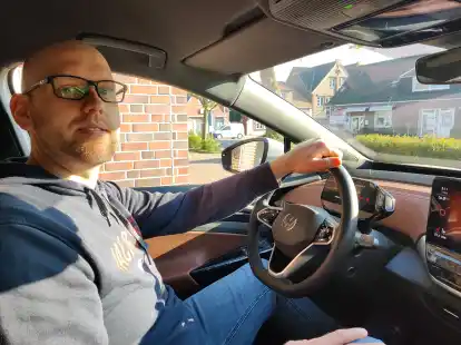 Der Norder Sven Seele setzt seit mehr als einem Jahr voll und ganz auf sein Elektroauto. F&uuml;r ihn ist das nicht nur alltagstauglich, sondern f&uuml;r den Vielfahrer mit mehr als 20.000 Kilometern Jahresleistung auch f&uuml;r tausende Kilometer lange Urlaubsreisen geeignet.