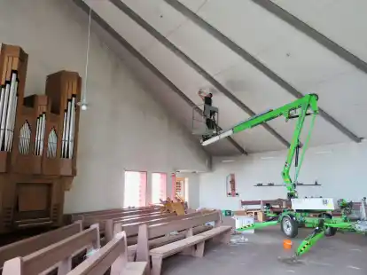 In der katholischen Kirche St. Nikolaus sind am Dienstag auf Langeoog die Mitglieder des Kirchenvorstandes Gott ein wenig n&auml;her gekommen.