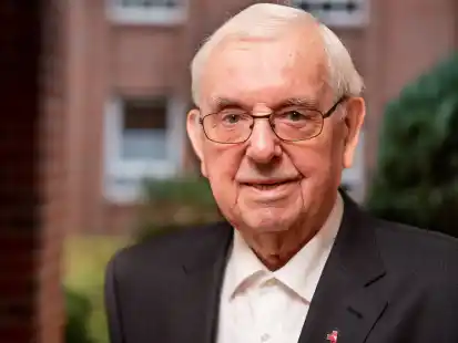 Pfarrer em. Alfons Bokern ist am Sonntag im Alter von 94 Jahren verstorben.