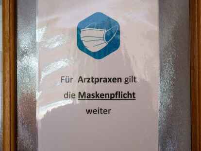 Die letzten Maskenpflichten laufen am Freitag auch in Gesundheitseinrichtungen aus. Doch Schutzbestimmungen an der Eingangst&uuml;r f&uuml;r Patientinnen und Patienten sind nach wie vor m&ouml;glich.